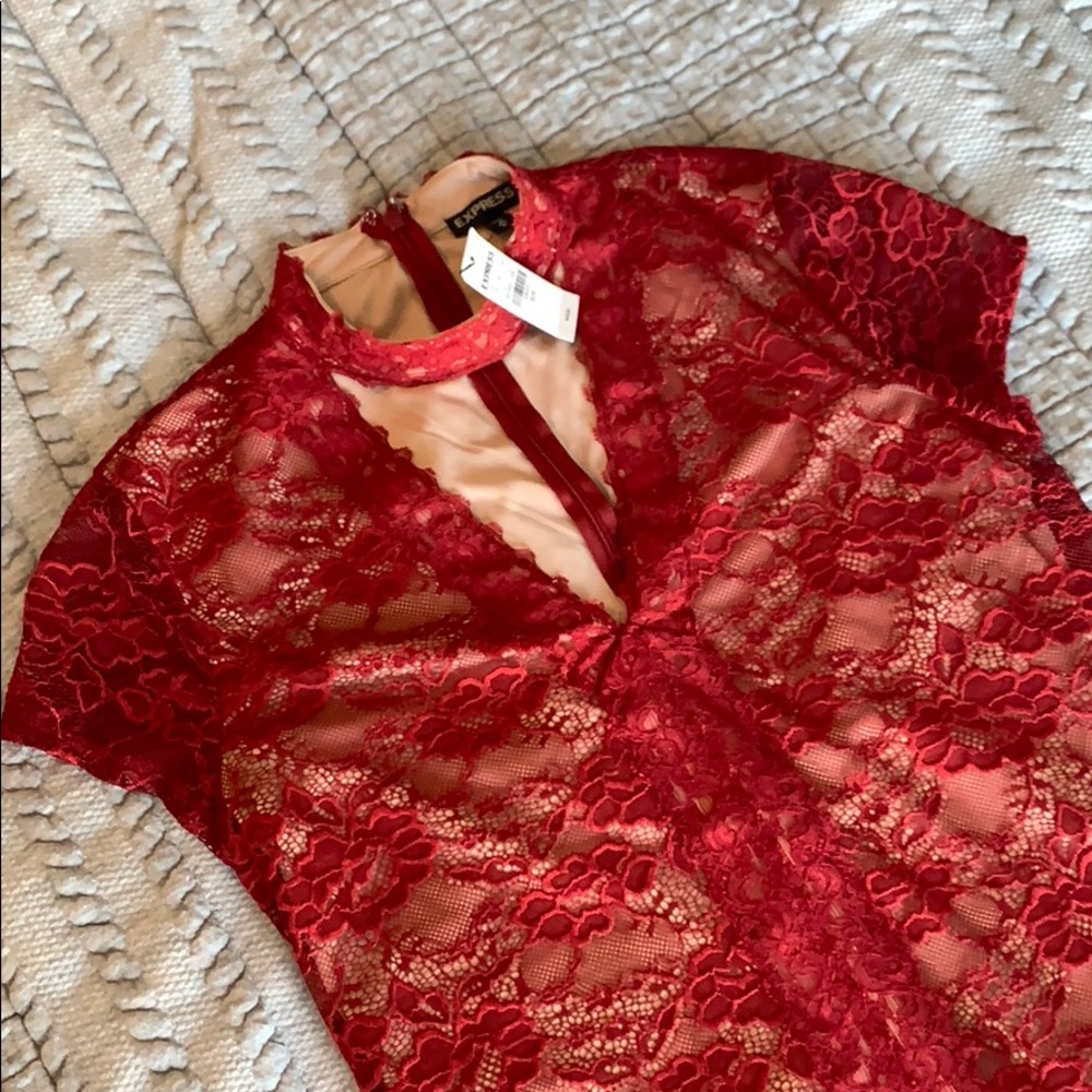 NWT - Red lace cut out top!